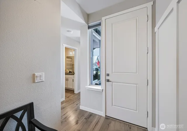Photo 3 of Single family home for sale at 4108 Ne Edwards Dr, Moses Lake, WA 98837 | MLS# NWM2570143 | Listing updated on 2026-09-23