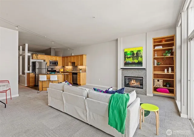 Photo 4 of Condo for sale at 303 E Pike St #602, Seattle, WA 98122 | MLS# NWM2570145 | Listing updated on 2026-09-23
