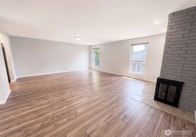 Photo 3 of Single family home for sale at 422 116th Place Sw, Everett, WA 98204 | MLS# NWM2570153 | Listing updated on 2026-09-29
