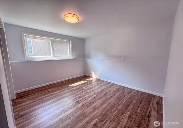 Photo 3 of Single family home for sale at 422 116th Place SW, Everett, WA 98204 | MLS# NWM2570153 | Listing updated on 2026-09-29