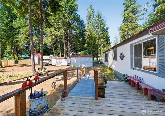 Photo 2 of Manufactured home for sale at 221 Ermine Loop, Cle Elum, WA 98922 | MLS# NWM2570154 | Listing updated on 2026-09-23