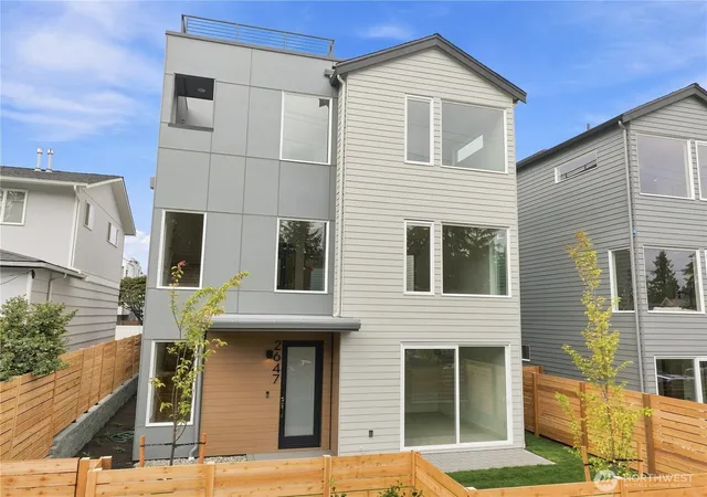 Photo 1 of Single family home for sale at 2647 Walnut Ave Sw, Seattle, WA 98116 | MLS# NWM2570164 | Listing updated on 2026-09-27