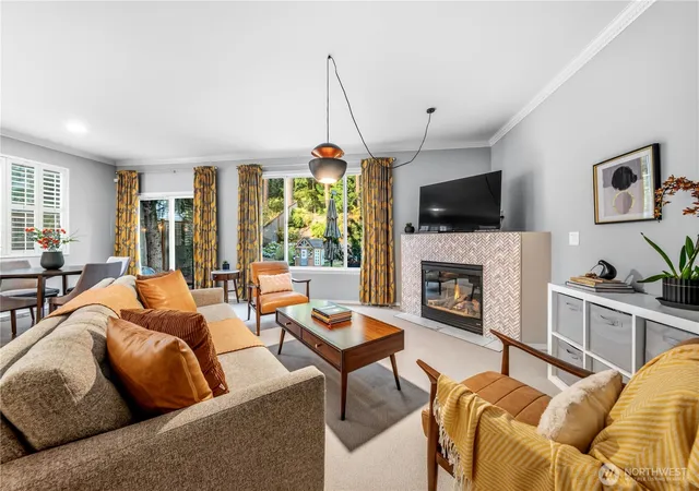 Photo 3 of Single family home for sale at 10829 47th Avenue Se, Everett, WA 98208 | MLS# NWM2570168 | Listing updated on 2026-09-25