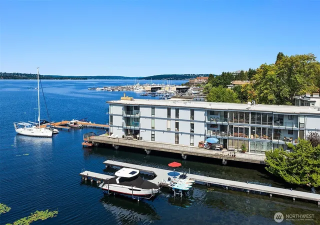 Photo 3 of Condo for sale at 4561 Lake Washington Blvd NE #306, Kirkland, WA 98033 | MLS# NWM2570175 | Listing updated on 2026-09-23