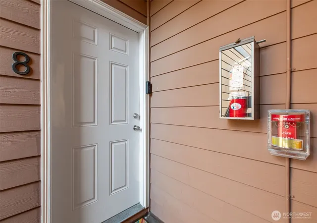 Photo 3 of Condo for sale at 17430 Ambaum Blvd S #8, Seattle, WA 98148 | MLS# NWM2570184 | Listing updated on 2026-09-23