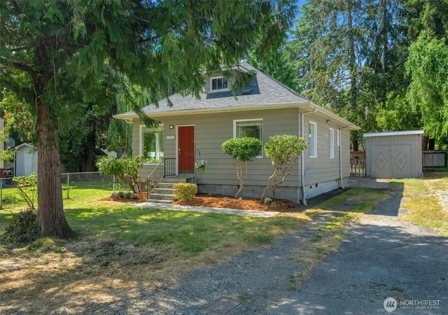 Photo 2 of Single family home for sale at 11017 31st Ave Ne, Seattle, WA 98125 | MLS# NWM2570186 | Listing updated on 2026-09-19