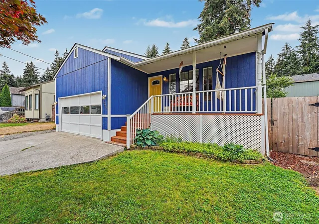 Photo 2 of Single family home for sale at 5047 Marian Dr Ne, Olympia, WA 98516 | MLS# NWM2570196 | Listing updated on 2026-09-23
