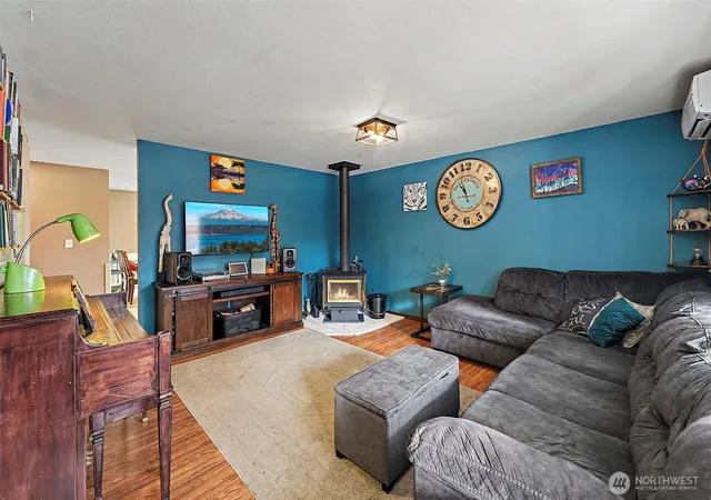Photo 3 of Single family home for sale at 5047 Marian Dr NE, Olympia, WA 98516 | MLS# NWM2570196 | Listing updated on 2026-09-23