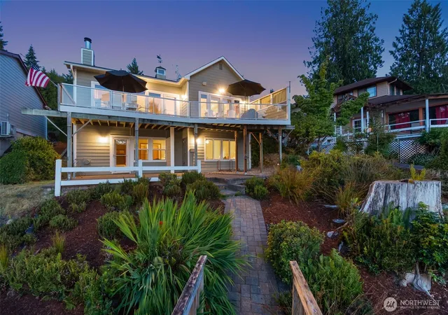 Photo 3 of Single family home for sale at 9936 9941 Mariner Dr Nw, Olympia, WA 98502 | MLS# NWM2570201 | Listing updated on 2026-09-23