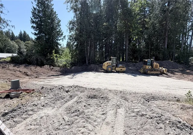 Photo 3 of Sale Pending at 5442 Highpoint Way, Mount Vernon, WA 98273 | MLS# NWM2570213 | Listing updated on 2026-09-25