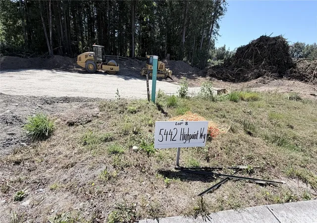 Photo 3 of Sale Pending at 5442 Highpoint Way, Mount Vernon, WA 98273 | MLS# NWM2570213 | Listing updated on 2026-09-25
