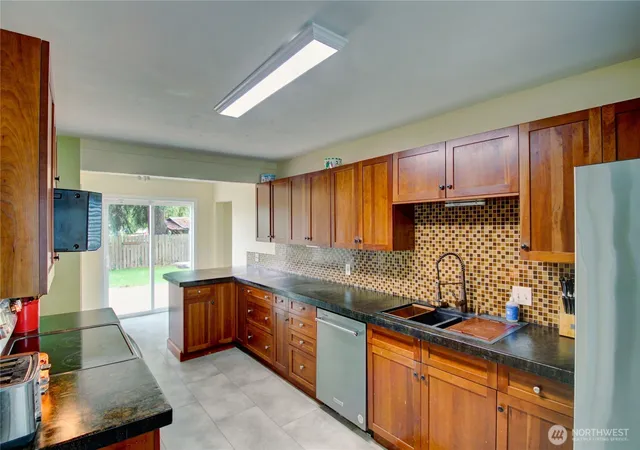 Photo 2 of Single family home for sale at 18011 Mclean Rd, Mount Vernon, WA 98273 | MLS# NWM2570222 | Listing updated on 2026-09-23