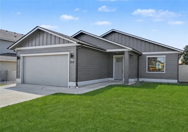 Photo 1 of Sale Pending at 562 S Oasis Loop, East Wenatchee, WA 98802 | MLS# NWM2570240 | Listing updated on 2026-09-28