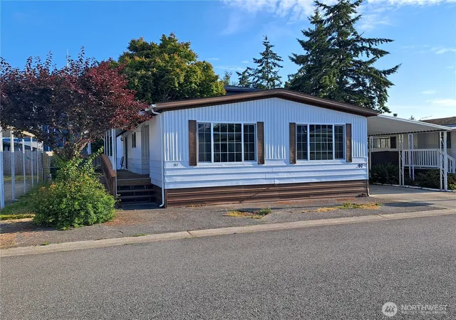Photo 2 of Sale Pending at 225 Ne Ernst #97, Oak Harbor, WA 98277 | MLS# NWM2570252 | Listing updated on 2026-10-03