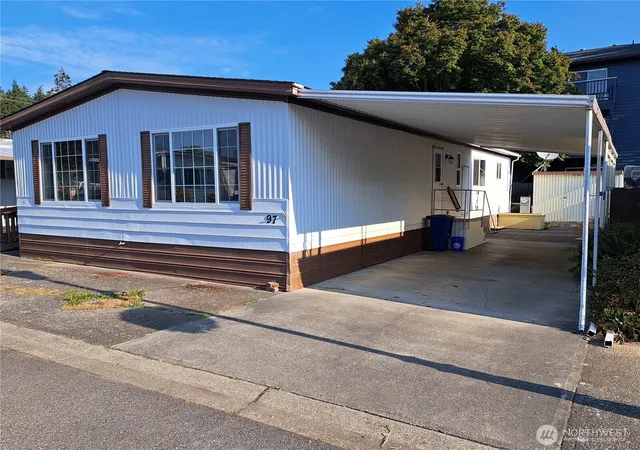 Photo 3 of Sale Pending at 225 Ne Ernst #97, Oak Harbor, WA 98277 | MLS# NWM2570252 | Listing updated on 2026-10-03