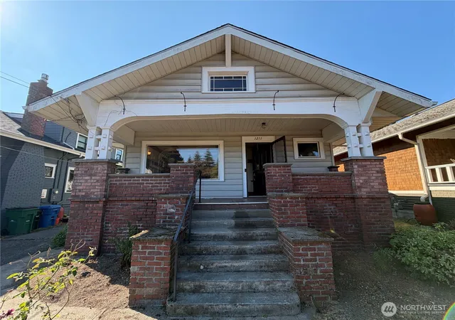Photo 1 of Single family home for sale at 1211 N 50th Street, Seattle, WA 98103 | MLS# NWM2570255 | Listing updated on 2026-09-25