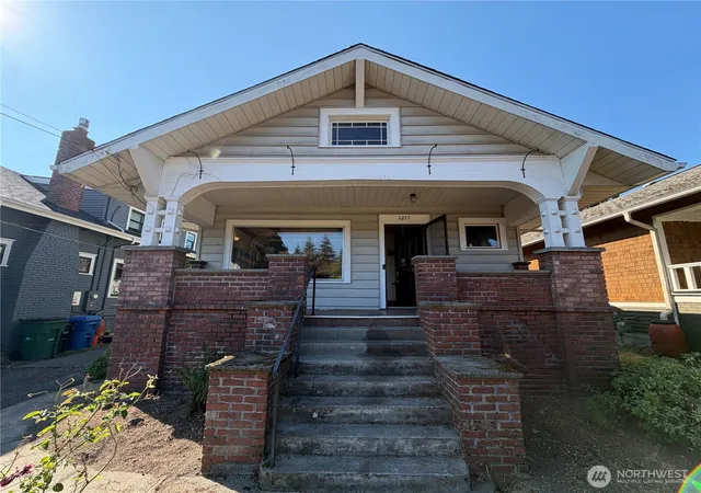 Photo 2 of Single family home for sale at 1211 N 50th Street, Seattle, WA 98103 | MLS# NWM2570255 | Listing updated on 2026-09-25