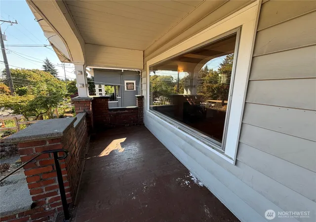 Photo 3 of Single family home for sale at 1211 N 50th Street, Seattle, WA 98103 | MLS# NWM2570255 | Listing updated on 2026-09-25