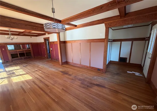 Photo 4 of Single family home for sale at 1211 N 50th Street, Seattle, WA 98103 | MLS# NWM2570255 | Listing updated on 2026-09-25