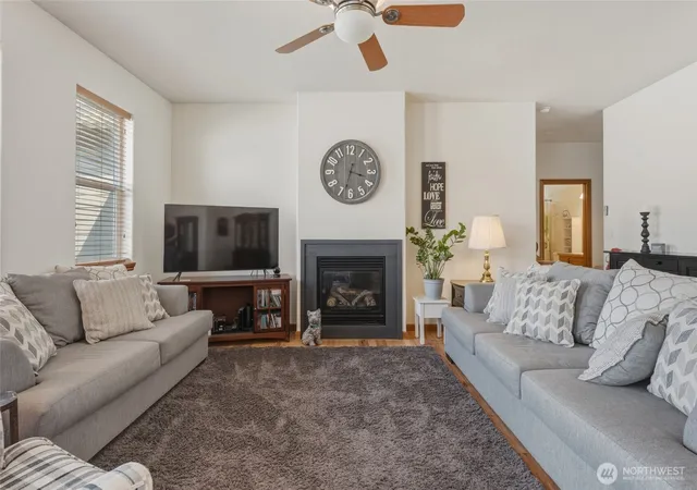 Photo 4 of Single family home for sale at 763 SE Bedford Loop, College Place, WA 99324 | MLS# NWM2570274 | Listing updated on 2026-10-03