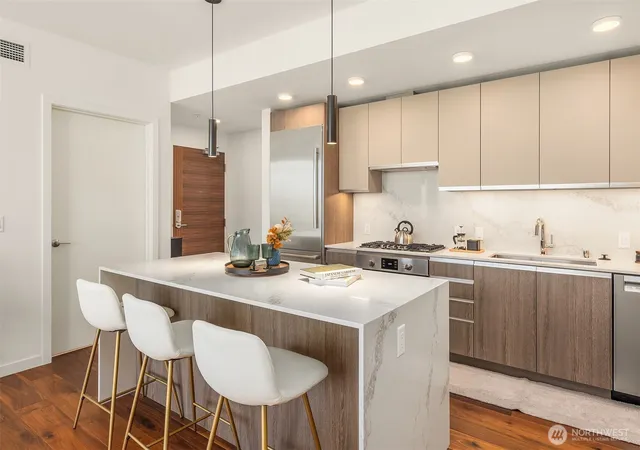 Photo 3 of Condo for sale at 800 Columbia St #2609, Seattle, WA 98104 | MLS# NWM2570282 | Listing updated on 2026-09-25