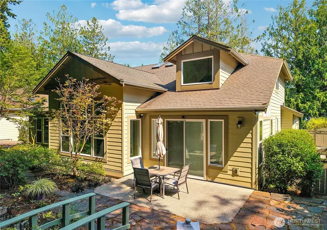Photo 3 of Single family home for sale at 442 Rainier Ln, Port Ludlow, WA 98365 | MLS# NWM2570296 | Listing updated on 2026-09-23