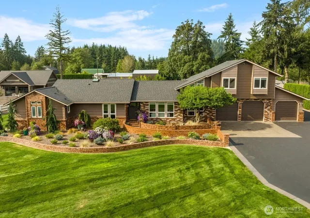 Photo 1 of Mansion for sale at 109 Bond Dr, Castle Rock, WA 98611 | MLS# NWM2570300 | Listing updated on 2026-09-23
