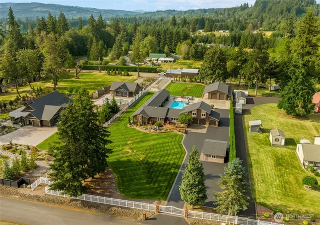 Photo 3 of Mansion for sale at 109 Bond Dr, Castle Rock, WA 98611 | MLS# NWM2570300 | Listing updated on 2026-09-23