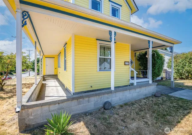 Photo 2 of Single family home for sale at 6330 S I St, Tacoma, WA 98408 | MLS# NWM2570301 | Listing updated on 2026-09-28