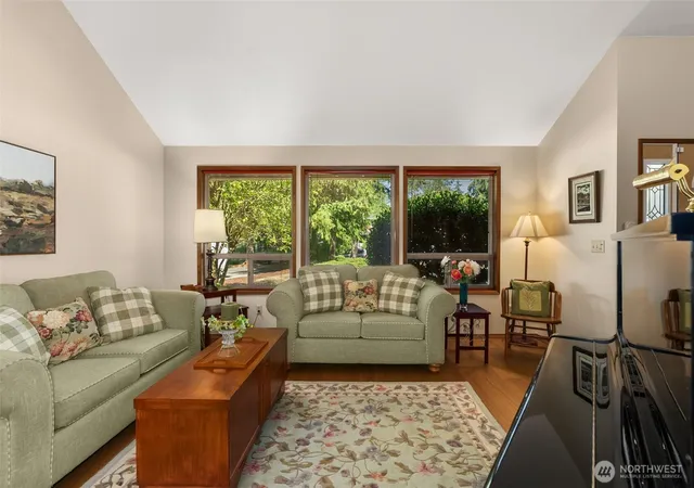 Photo 4 of Single family home for sale at 6615 Sierra Ct Se, Lacey, WA 98503 | MLS# NWM2570308 | Listing updated on 2026-09-30