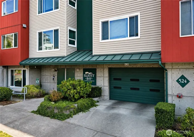 Photo 2 of Condo for sale at 524 6th Avenue W #302, Seattle, WA 98119 | MLS# NWM2570324 | Listing updated on 2026-09-23