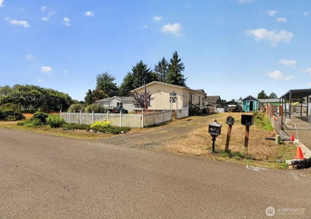 Manufactured home for sale at 505 Chenois Ave SE, Ocean Shores, WA 98569 | MLS# NWM2570332