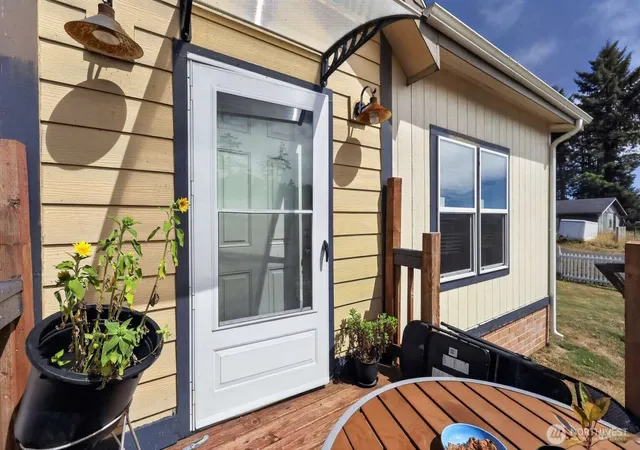 Photo 2 of Manufactured home for sale at 505 Chenois Ave SE, Ocean Shores, WA 98569 | MLS# NWM2570332 | Listing updated on 2026-10-01