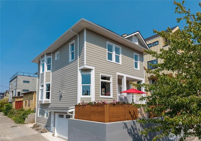 Photo 3 of Single family home for sale at 2216 E Fir St, Seattle, WA 98122 | MLS# NWM2570334 | Listing updated on 2026-10-01