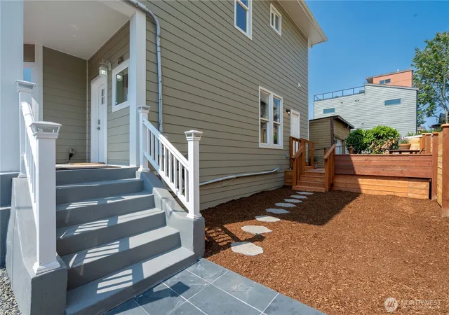Photo 4 of Single family home for sale at 2216 E Fir St, Seattle, WA 98122 | MLS# NWM2570334 | Listing updated on 2026-10-01
