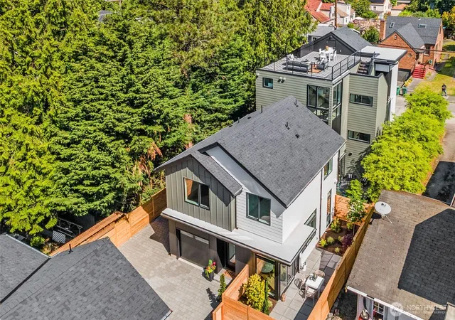 Photo 23 of Sale Pending at 811 NE 90th Street, Seattle, WA 98115 | MLS# NWM2570339 | Listing updated on 2026-10-09
