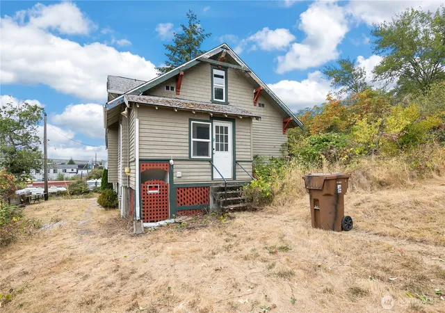 Photo 2 of Multi family home for sale at 2829 S Asotin St, Tacoma, WA 98409 | MLS# NWM2570348 | Listing updated on 2026-09-30