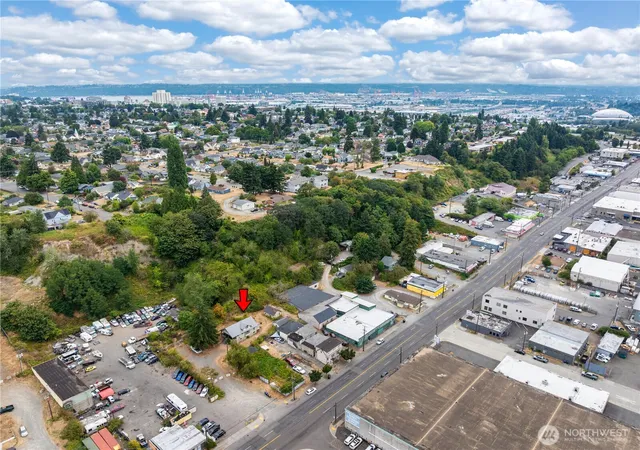 Photo 3 of Multi family home for sale at 2829 S Asotin St, Tacoma, WA 98409 | MLS# NWM2570348 | Listing updated on 2026-09-30