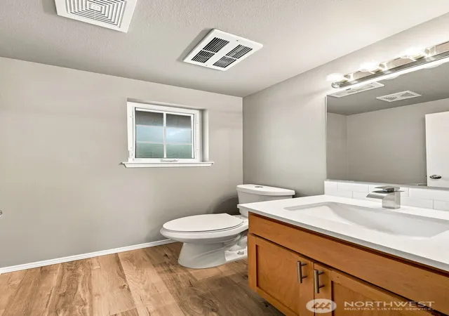 Photo 3 of Sale Pending at 4042 S Warner St #B, Tacoma, WA 98409 | MLS# NWM2570350 | Listing updated on 2026-09-30