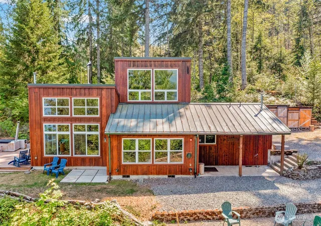 Photo 3 of Sale Pending at 2190 W Cushman Ridge Dr, Hoodsport, WA 98548 | MLS# NWM2570360 | Listing updated on 2026-10-01