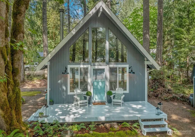 Photo 3 of Single family home for sale at 510 N Duckabush Dr E, Hoodsport, WA 98548 | MLS# NWM2570362 | Listing updated on 2026-09-23