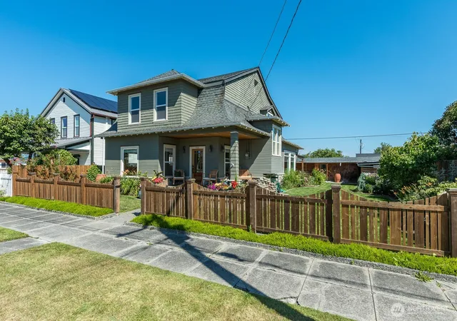 Photo 1 of Single family home for sale at 1118 4th Street, Anacortes, WA 98221 | MLS# NWM2570371 | Listing updated on 2026-09-30