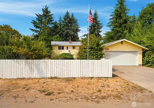 Photo 3 of Sale Pending at 3221 Quatermass Ave Ne, Bremerton, WA 98310 | MLS# NWM2570376 | Listing updated on 2026-09-29