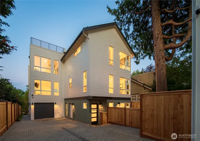 Photo 2 of Condo for sale at 613 B 18th Ave E, Seattle, WA 98112 | MLS# NWM2570391 | Listing updated on 2026-09-29