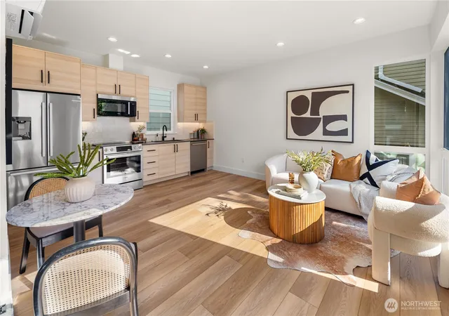 Photo 3 of Condo for sale at 613 B 18th Ave E, Seattle, WA 98112 | MLS# NWM2570391 | Listing updated on 2026-09-29