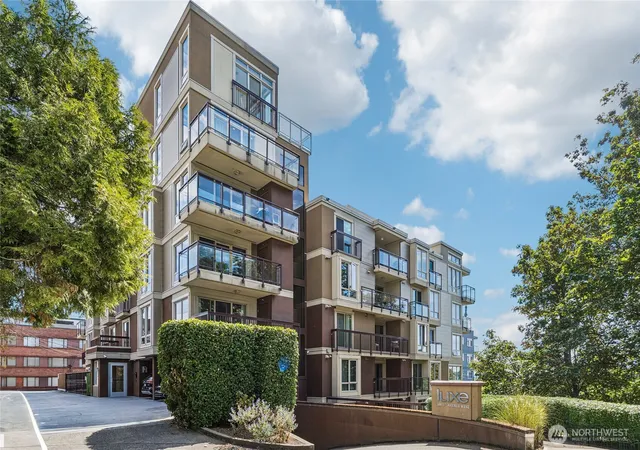 Condo for sale at 500 5Th Ave W #601, Seattle, WA 98119 | MLS# NWM2570397