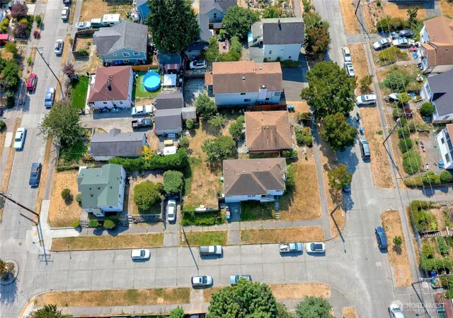 Photo 2 of Sale Pending at 3002 21st Avenue S, Seattle, WA 98144 | MLS# NWM2570398 | Listing updated on 2026-09-25