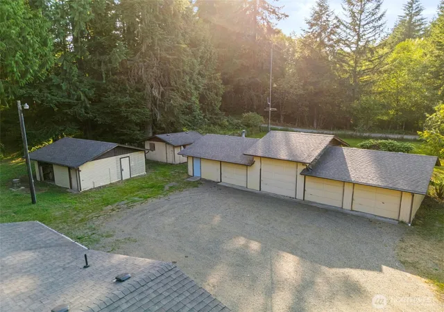 Photo 3 of Single family home for sale at 162 S Bank Rd, Elma, WA 98541 | MLS# NWM2570403 | Listing updated on 2026-09-28