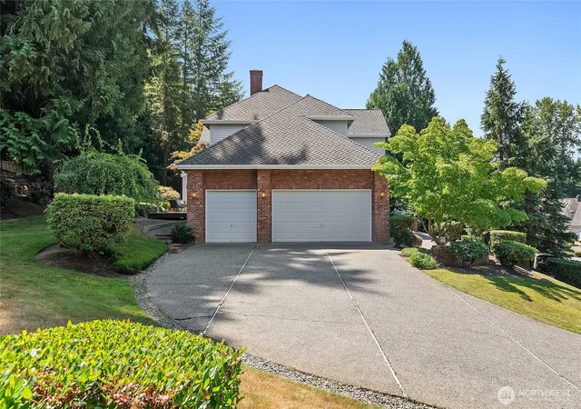 Photo 4 of Single family home for sale at 19611 NE 129th Way, Woodinville, WA 98077 | MLS# NWM2570412 | Listing updated on 2026-10-02
