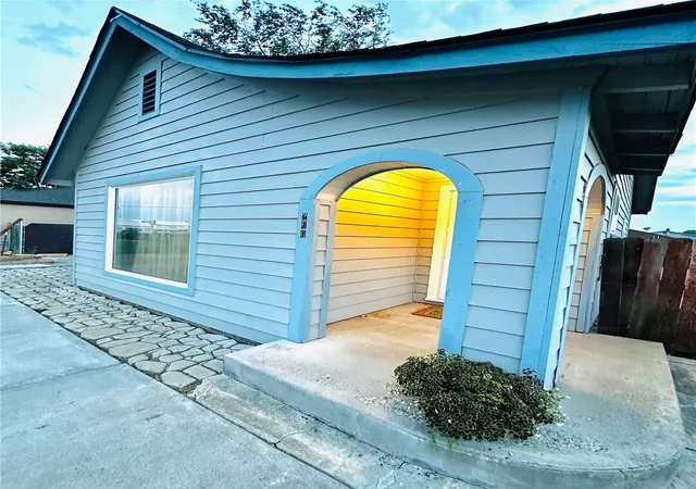 Photo 3 of Single family home for sale at 260 Sw 6th Avenue, Ephrata, WA 98823 | MLS# NWM2570428 | Listing updated on 2026-10-19